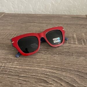 💕 Free People Red & Navy Sunglasses 100% UV Protection NWT